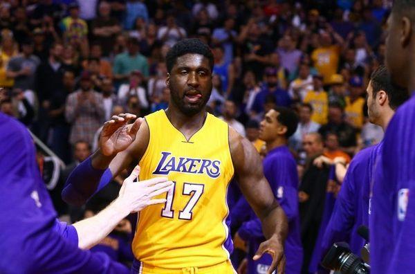 爱游戏-包含又见绝平！广州队与费城76人鏖战至终场，凯恩读秒救主的词条